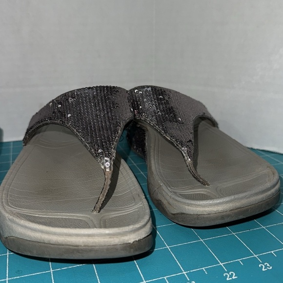 FitFlop Set of 3 Stylish Sandals 2  Black & 1 Grey Sparkle 2 Thong 1Slide Size 8 - Picture 3 of 12